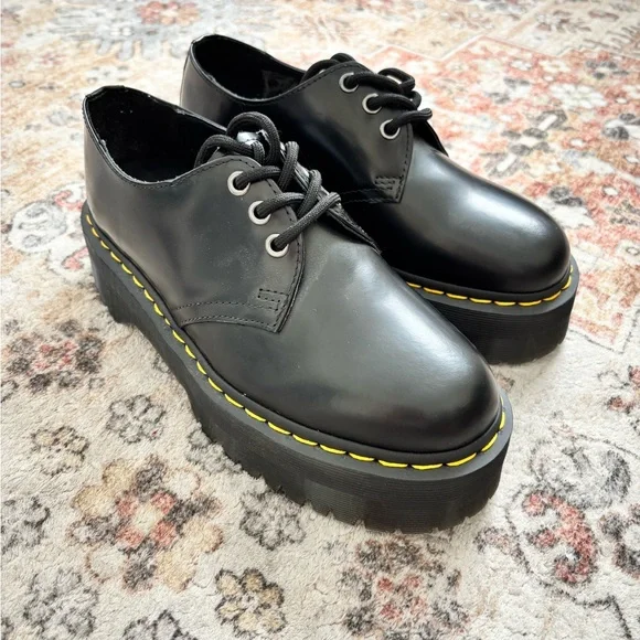 Dr. Martens Black Platform Shoes Size 7 Women’s - Picture 2 of 5